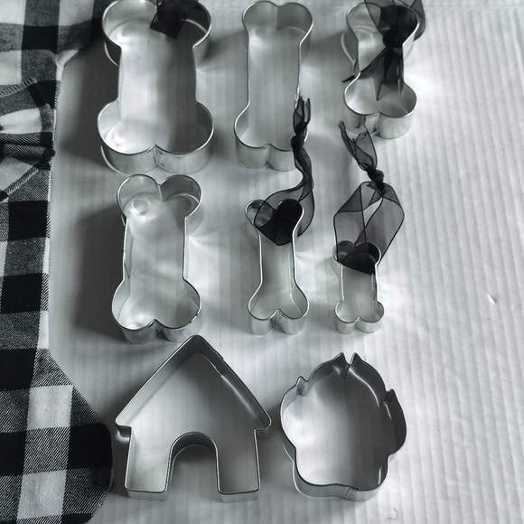 Buffalo Plaid Dog Stocking With Dog Bone Cookie Cutters Dog Christmas Ornaments - Picture 4 of 16